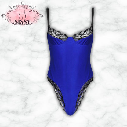 Body Sissy satin et dentelle en bleu avec des accents de dentelle noire pour un look élégant