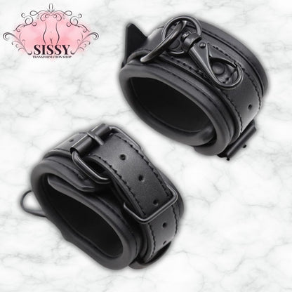 Menottes en cuir PU ajustables noires avec boucles métalliques robustes de Sissy Transformation Shop