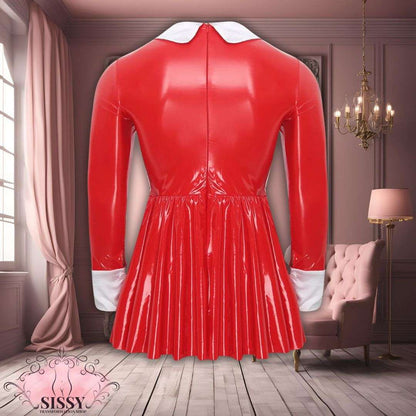 Robe Sissy Maid Moulante rouge en vinyle avec col et poignets blancs dans un intérieur élégant